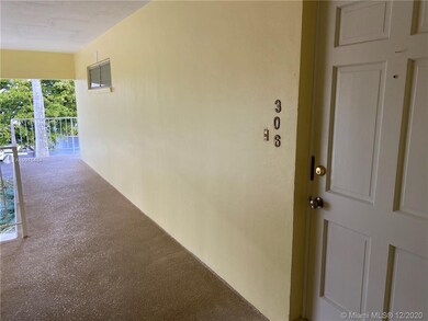 3000 NE 48th St unit 306, Fort Lauderdale, FL 33308 - photo 2