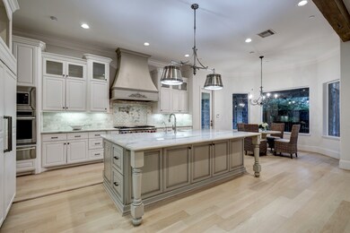 12014 Surrey Ln, Houston, TX 77024 - photo 6