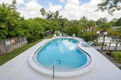 5021 Barrington Cir unit 302, Sarasota, FL 34234 - photo 4