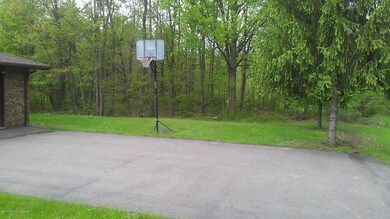 1 Colonial Dr, Mountain Top, PA 18707 - photo 2