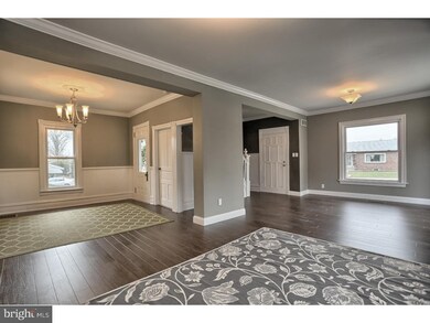 402 W High St, Womelsdorf, PA 19567 - photo 7