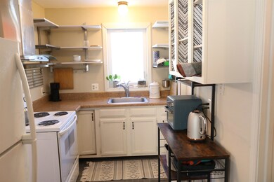 76 Colonial Dr unit 24, White River Junction, VT 05001 - photo 3