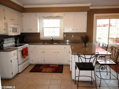 Kitchen - CHARMING KITCHEN HAS CERAMIC FLOOR AND G