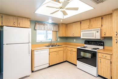 2502 Laurelwood Dr unit 3B, Clearwater, FL 33763 - photo 6