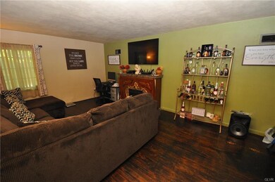 549 Oak St, Stroudsburg, PA 18360 - photo 6