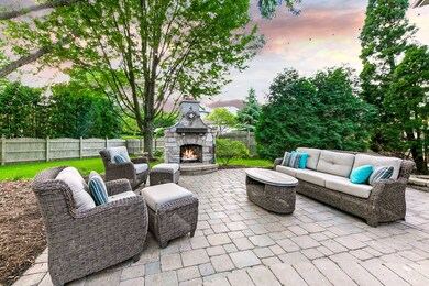 2307 Boulder Ct, Naperville, IL 60565 - photo 3