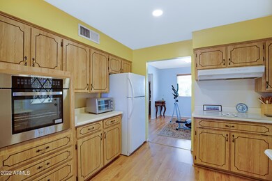 5248 Colby St-14
