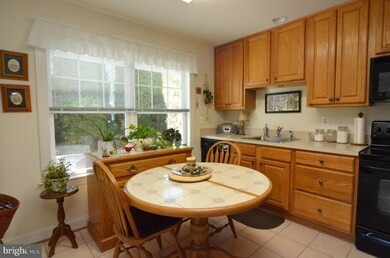 9733 Winery Ct, Gaithersburg, MD 20879 - photo 5