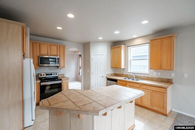 1689 Salmon Run SW, Albany, OR 97321 - photo 7