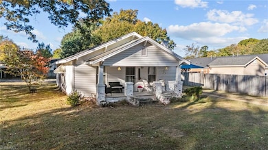 106 Crestwood Cir, High Point, NC 27260 - photo 4