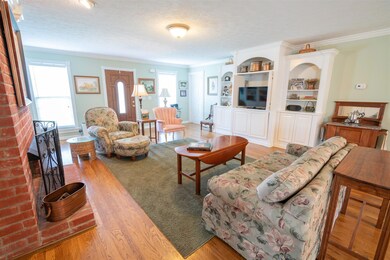 Open spacious living.  Stunning hardwood floors and built-ins.