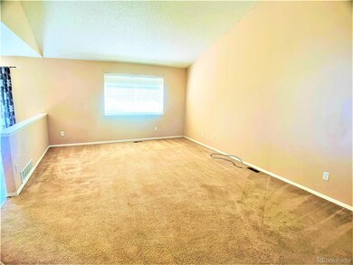 19962 E Radcliff Place, Centennial, CO 80015 - photo 2