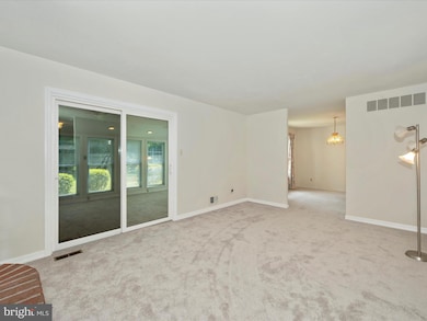 7081 Macbeth Way, Sykesville, MD 21784 - photo 6