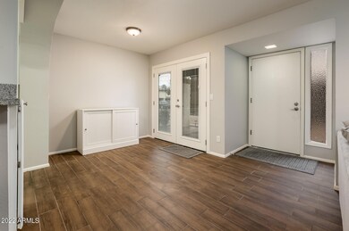 812 E Eugie Ave - MLS-10