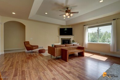 Living Room w/Ceiling Fan