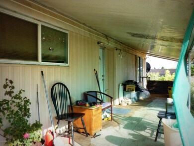 3Front Porch
