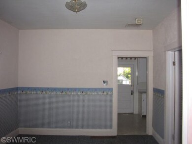 605 S Clay St, Sturgis, MI 49091 - photo 2