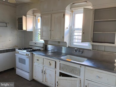 4630 Harcourt Rd, Baltimore, MD 21214 - photo 4