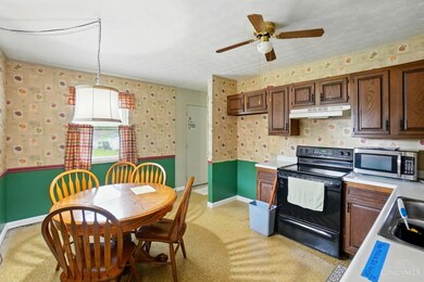 412 E Johns St, Blanchester, OH 45107 - photo 4