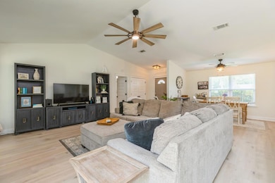 05_1148PinOakCir_2010_Large