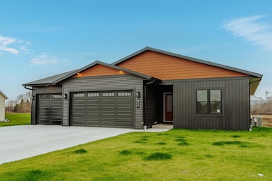 555 Lake Breeze Ln-3