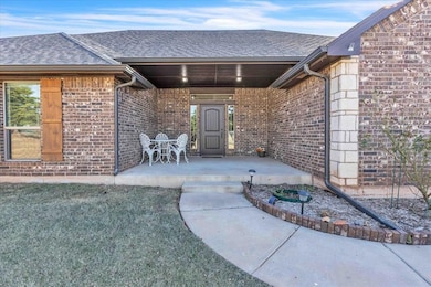 5708 Cedar Tree Cir, Guthrie, OK 73044 - photo 4