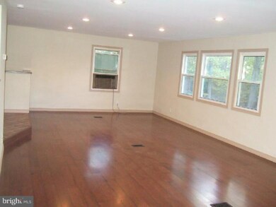 7114 Leh St, Coopersburg, PA 18036 - photo 4