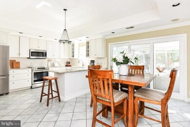 408 Cloverway Dr, Alexandria, VA 22314 - photo 6