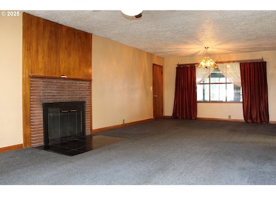 307 SE 127th Ave, Portland, OR 97233 - photo 3