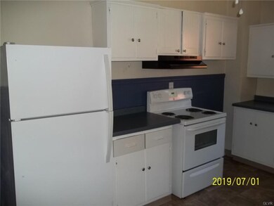 268 S Walnut St, Slatington, PA 18080 - photo 6