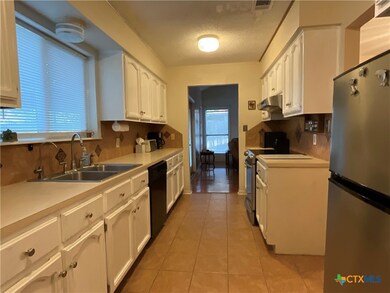 109 Nantucket Ave, Victoria, TX 77904 - photo 5