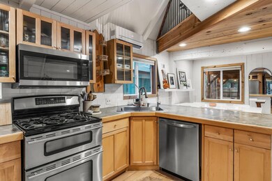 2022_11_10_51439_hemlock_la_pine-32