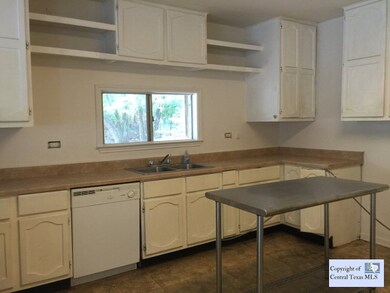 825 Midway St, San Marcos, TX 78666 - photo 6