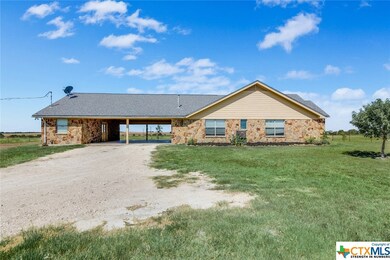 526 N Elm Rd, Burlington, TX 76519 - photo 4