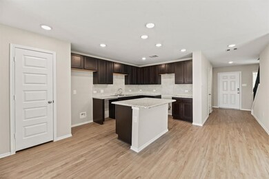 2935 Colonia Blossom Ln, Pinehurst, TX 77362 - photo 6