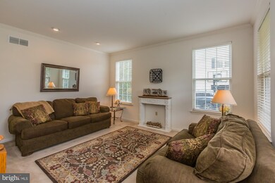 1025 Broadleaf Cir, Royersford, PA 19468 - photo 6