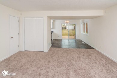 Living Room-DAVEJ-5556-SMALL