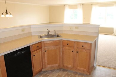 6897 Hunt Dr, Macungie, PA 18062 - photo 5