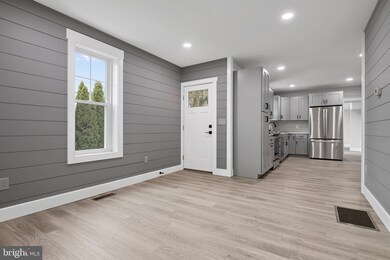 211 W Broad St, Reading, PA 19607 - photo 7