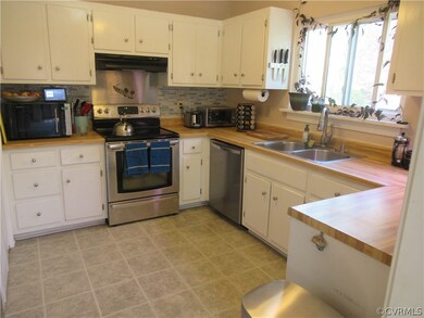 Kitchen - Convection Oven with a Exhaust fan that