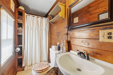 3/4 Bath!