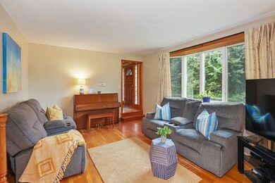 24 Aurora St, Worcester, MA 01607 - photo 4