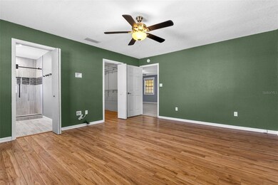 Primary Bedroom, Laminate Flooring, Ceiling Fan, En Suite, Walk In Closet