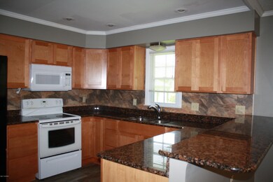 112 Columbia Dr, Jacksonville, NC 28546 - photo 4