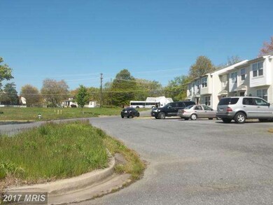 5812 N Holly Springs Dr, Capitol Heights, MD 20743 - photo 2