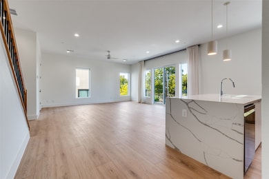 2206 Arroyo Ave unit 401, Dallas, TX 75219 - photo 7