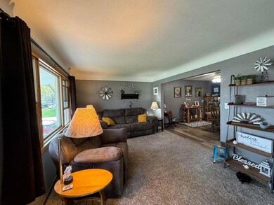 608 S 5th St, La Crescent, MN 55947 - photo 4