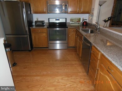 5706 Mayfair Manor Dr unit 92, Rockville, MD 20852 - photo 2