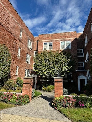 15 Gaynor Ave unit 2H, Manhasset, NY 11030 - photo 7