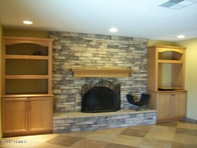 family room (3)